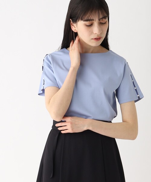 index(インデックス)の「◆シルキータッチ フェイクパールスリーブトップス【接触冷感/洗濯機洗い可】(Tシャツ/カットソー・レディース・ライトグレー/ネイビー/ライトブルー・36/38/40/42)」の6枚目の写真