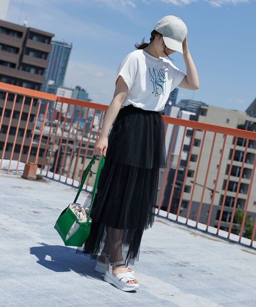 MAJESTIC LEGON(マジェスティックレゴン)の「アレンジスリーブカラーロゴTee(Tシャツ/カットソー・レディース・グリーン系その他/レッド系その他2/イエロー系その他・MEDIUM)」の14枚目の写真
