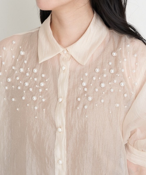 A de a.v.v（アードアー・ヴェ・ヴェ）の「パール付きシアーブラウス（シャツ/ブラウス・レディース・ブラック/アイボリー/ピンク・SMALL/MEDIUM）」の18枚目の写真