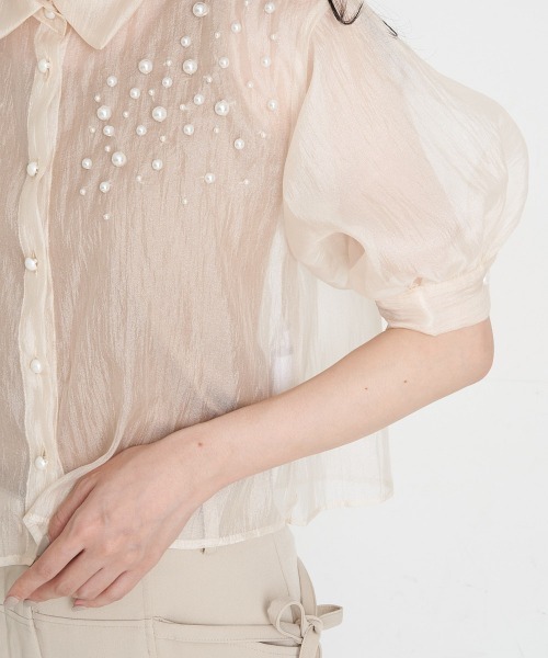 A de a.v.v（アードアー・ヴェ・ヴェ）の「パール付きシアーブラウス（シャツ/ブラウス・レディース・ブラック/アイボリー/ピンク・SMALL/MEDIUM）」の19枚目の写真