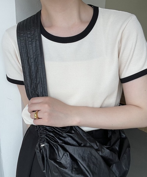 lawgy(ラウジー)の「fake waffle bi color t shirt(Tシャツ/カットソー・レディース・ブラック/アイボリー・FREE)」の16枚目の写真