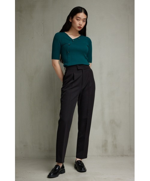 AZUL by moussy（アズールバイマウジー）の「ヴィーナステーパードパンツ（スラックス・レディース・ライトグレー/ブラック/ダークオレンジ/アイボリー/グレー/ダークグリーン・SMALL/MEDIUM/LARGE）」の8枚目の写真