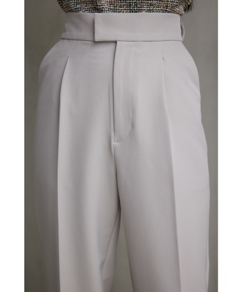 AZUL by moussy（アズールバイマウジー）の「ヴィーナステーパードパンツ（スラックス・レディース・ライトグレー/ブラック/ダークオレンジ/アイボリー/グレー/ダークグリーン・SMALL/MEDIUM/LARGE）」の16枚目の写真