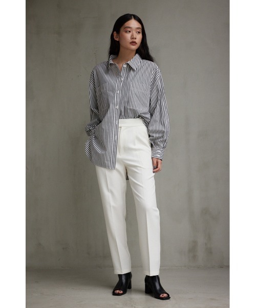 AZUL by moussy（アズールバイマウジー）の「ヴィーナステーパードパンツ（スラックス・レディース・ライトグレー/ブラック/ダークオレンジ/アイボリー/グレー/ダークグリーン・SMALL/MEDIUM/LARGE）」の9枚目の写真