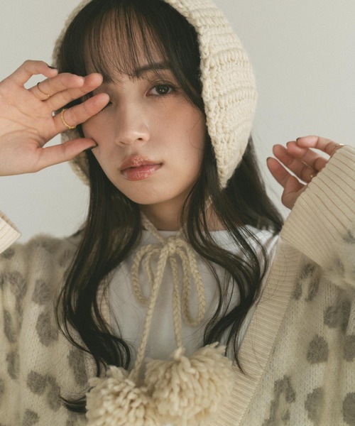 VANNIE U(ヴァニーユー)の「ポンポンニットイヤーマフ/ボア(イヤーマフ・レディース・アイボリー/ブラック/レッド/グレー・FREE)」の22枚目の写真