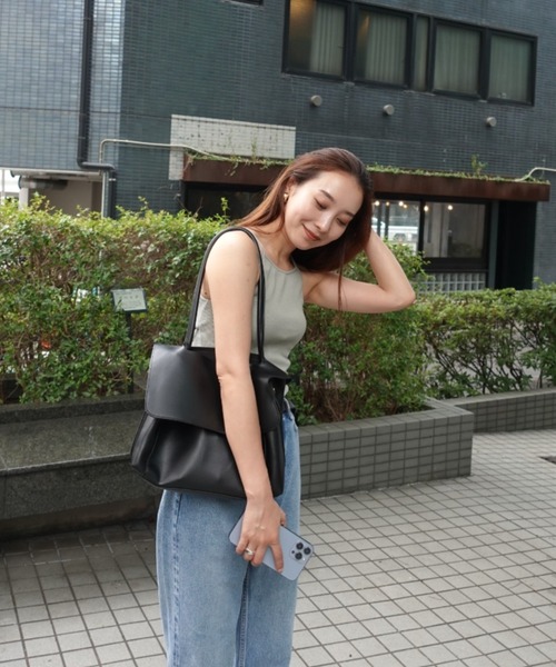 y/m by 村岡美里（イムバイムラオカミサト）の「フラップショルダーBAG（ショルダーバッグ・レディース・ブラック・FREE）」の10枚目の写真