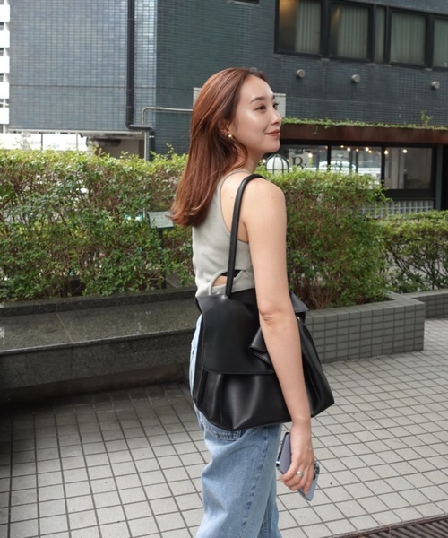 y/m by 村岡美里（イムバイムラオカミサト）の「フラップショルダーBAG（ショルダーバッグ・レディース・ブラック・FREE）」の5枚目の写真