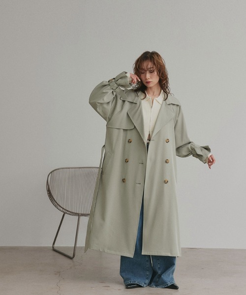 ad thie(アドティエ)の「キャンディースリーブ ロングトレンチコート(トレンチコート・レディース・ピンクベージュ/グリーン/アイボリー・FREE)」の2枚目の写真