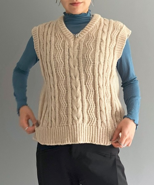 Jewelobe（ジュエローブ）の「Vネックケーブルニットベスト（ベスト・レディース・ベージュ/グリーン/ピンク/ブラック/アイボリー・FREE）」の20枚目の写真