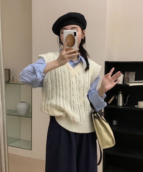 Jewelobe（ジュエローブ）の「Vネックケーブルニットベスト（ベスト・レディース・ベージュ/グリーン/ピンク/ブラック/アイボリー・FREE）」の11枚目の写真