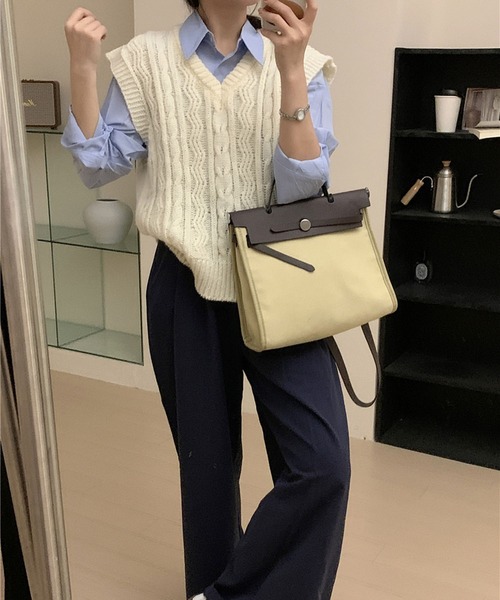 Jewelobe（ジュエローブ）の「Vネックケーブルニットベスト（ベスト・レディース・ベージュ/グリーン/ピンク/ブラック/アイボリー・FREE）」の12枚目の写真