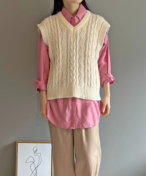 Jewelobe（ジュエローブ）の「Vネックケーブルニットベスト（ベスト・レディース・ベージュ/グリーン/ピンク/ブラック/アイボリー・FREE）」の15枚目の写真
