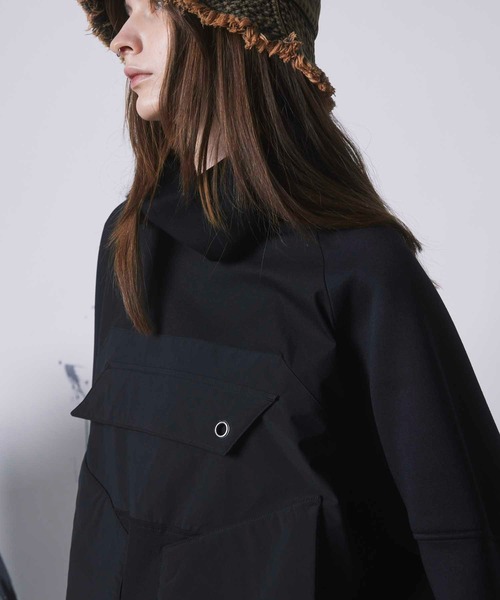 MAISON SPECIAL（メゾンスペシャル）の「《UNISEX》Tech Different Material Combination Eyelet Turtle Neck Pullover/テック異素材コンビネーションアイレットタートルネックプルオーバー【MAISON SPECIAL/メゾンスペシャル】（スウェット・メンズ・ブラック/アイボリー・1/2）」の19枚目の写真