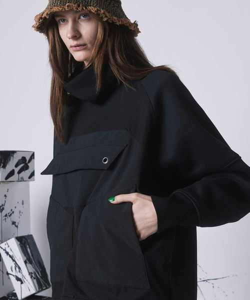 MAISON SPECIAL（メゾンスペシャル）の「《UNISEX》Tech Different Material Combination Eyelet Turtle Neck Pullover/テック異素材コンビネーションアイレットタートルネックプルオーバー【MAISON SPECIAL/メゾンスペシャル】（スウェット・メンズ・ブラック/アイボリー・1/2）」の21枚目の写真