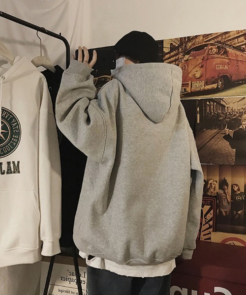 BASQUE magenta(バスクマゼンタ)の「BIGカレッジロゴプリント オーバーサイズプルオーバーパーカー(パーカー・メンズ・ブラック/グレー/ホワイト・FREE)」の18枚目の写真