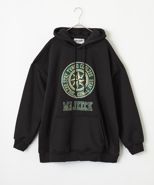 BASQUE magenta(バスクマゼンタ)の「BIGカレッジロゴプリント オーバーサイズプルオーバーパーカー(パーカー・メンズ・ブラック/グレー/ホワイト・FREE)」の20枚目の写真