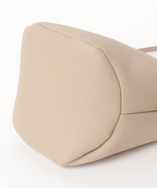 AT CREATION（アットクリエイション）の「EM:軽量160g アイリスショルダー（ショルダーバッグ・レディース・ベージュ/ブラック/サックスブルー/アイボリー/カーキ・FREE）」の6枚目の写真