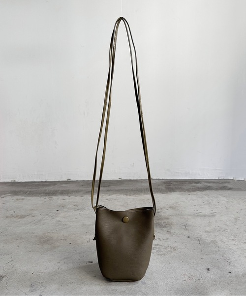 AT CREATION（アットクリエイション）の「EM:軽量160g アイリスショルダー（ショルダーバッグ・レディース・ベージュ/ブラック/サックスブルー/アイボリー/カーキ・FREE）」の10枚目の写真