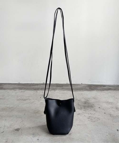 AT CREATION（アットクリエイション）の「EM:軽量160g アイリスショルダー（ショルダーバッグ・レディース・ベージュ/ブラック/サックスブルー/アイボリー/カーキ・FREE）」の11枚目の写真