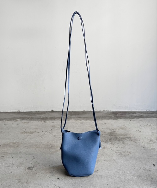 AT CREATION（アットクリエイション）の「EM:軽量160g アイリスショルダー（ショルダーバッグ・レディース・ベージュ/ブラック/サックスブルー/アイボリー/カーキ・FREE）」の19枚目の写真