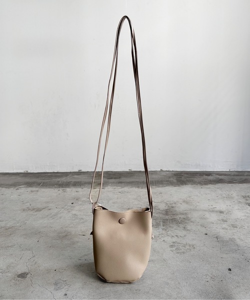 AT CREATION（アットクリエイション）の「EM:軽量160g アイリスショルダー（ショルダーバッグ・レディース・ベージュ/ブラック/サックスブルー/アイボリー/カーキ・FREE）」の21枚目の写真