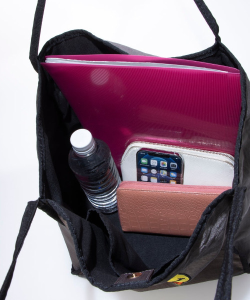 cache cache(カシュ カシュ)の「カシュカシュ cachecache / スマイル柄刺繍トートバッグ(トートバッグ・レディース・ラベンダー/ライトベージュ/グレー・FREE)」の8枚目の写真