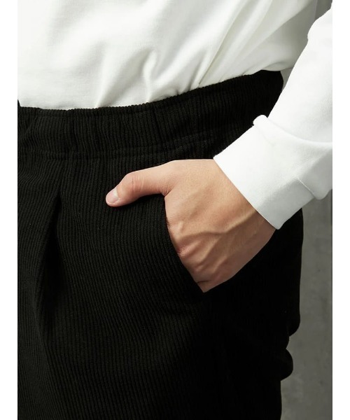 TRANS CONTINENTS（トランスコンチネンツ）の「TRANS CONTINENTS　太畝コーデュロイ　セットアップイージーパンツ　ブラック/ベージュ（スラックス・メンズ・ブラック/ベージュ・S/L/LL/M）」の8枚目の写真