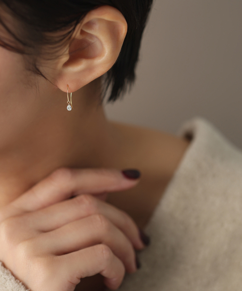 ペアシェイプホールダイヤフックピアス0.16ct K18（両耳