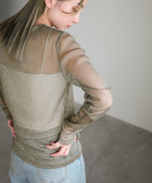 select MOCA(セレクトモカ)の「ラメシアートップス(Tシャツ/カットソー・レディース・グレイッシュベージュ/カーキ/グレー/オフホワイト・FREE)」の10枚目の写真