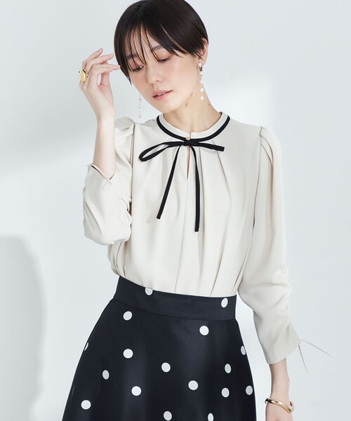 NOLLEY’S(ノーリーズ)の「ストレッチジョーゼット配色2WAYブラウス(シャツ/ブラウス・レディース・オフホワイト/ネイビー/ベージュ・38/36)」の3枚目の写真