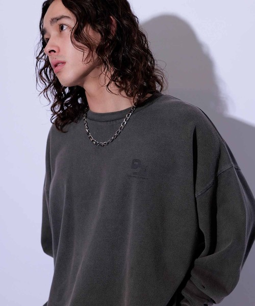 re_k by JUNRED（レクバイジュンレッド）の「re_k by JUNRED / オーバーダイワンポイントクルーネックスウェット（スウェット・メンズ・チャコールグレー/パープル/ライトグレー・M/S/L）」の4枚目の写真