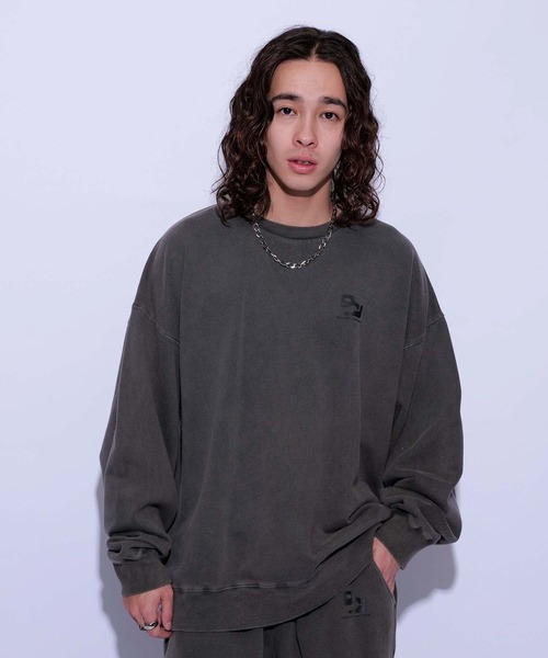 re_k by JUNRED（レクバイジュンレッド）の「re_k by JUNRED / オーバーダイワンポイントクルーネックスウェット（スウェット・メンズ・チャコールグレー/パープル/ライトグレー・M/S/L）」の7枚目の写真