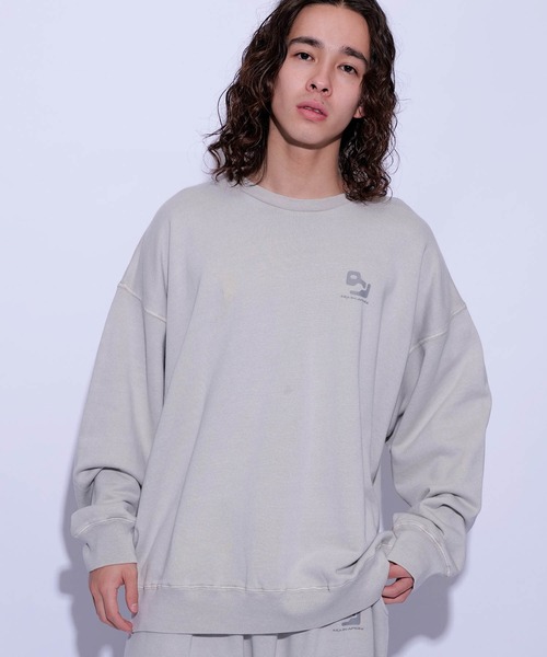 re_k by JUNRED（レクバイジュンレッド）の「re_k by JUNRED / オーバーダイワンポイントクルーネックスウェット（スウェット・メンズ・チャコールグレー/パープル/ライトグレー・M/S/L）」の9枚目の写真