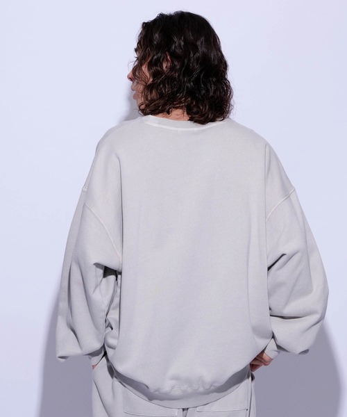 re_k by JUNRED（レクバイジュンレッド）の「re_k by JUNRED / オーバーダイワンポイントクルーネックスウェット（スウェット・メンズ・チャコールグレー/パープル/ライトグレー・M/S/L）」の10枚目の写真