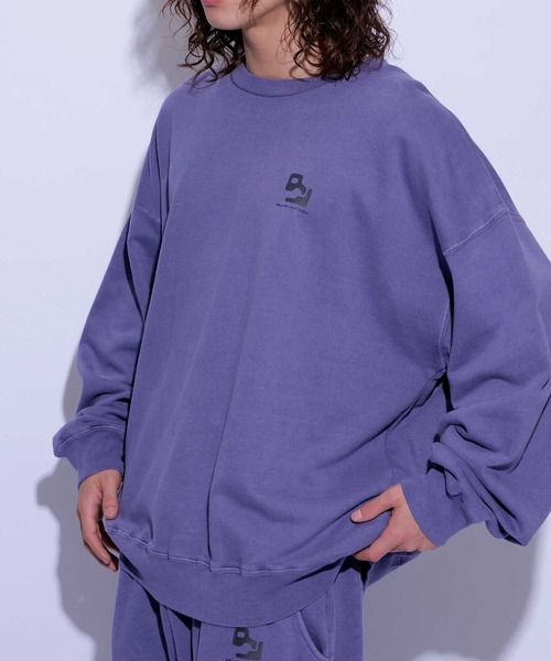 re_k by JUNRED（レクバイジュンレッド）の「re_k by JUNRED / オーバーダイワンポイントクルーネックスウェット（スウェット・メンズ・チャコールグレー/パープル/ライトグレー・M/S/L）」の11枚目の写真