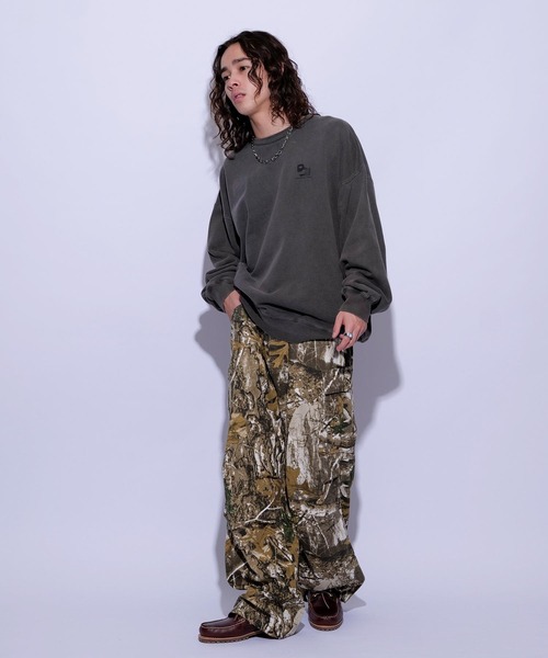 re_k by JUNRED（レクバイジュンレッド）の「re_k by JUNRED / オーバーダイワンポイントクルーネックスウェット（スウェット・メンズ・チャコールグレー/パープル/ライトグレー・M/S/L）」の17枚目の写真