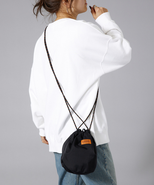 UNIVERSAL OVERALL（ユニバーサルオーバーオール）の「【UNIVERSALOVERALL / ユニバーサルオーバーオール】zile nylon pouch / ショルダー巾着バック / UVO-023A（ボディバッグ/ウエストポーチ・メンズ・チャコールグレー/ブラック/ネイビー・フリー）」の6枚目の写真