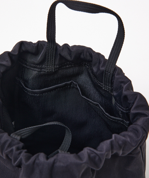 UNIVERSAL OVERALL（ユニバーサルオーバーオール）の「【UNIVERSALOVERALL / ユニバーサルオーバーオール】zile nylon pouch / ショルダー巾着バック / UVO-023A（ボディバッグ/ウエストポーチ・メンズ・チャコールグレー/ブラック/ネイビー・フリー）」の13枚目の写真