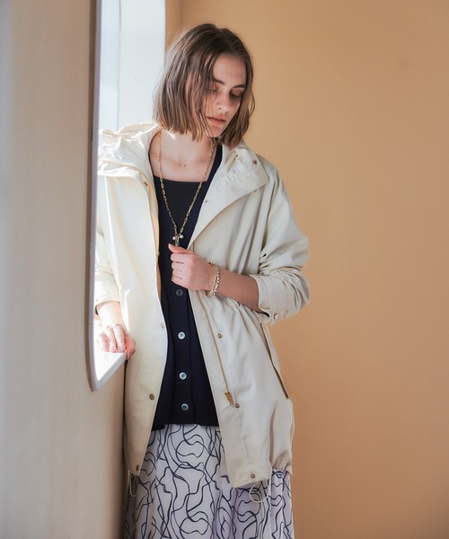 YECCA VECCA（イェッカヴェッカ）の「ミドル丈マウンテンパーカー（マウンテンパーカー・レディース・ベージュ/ネイビー/アイボリー・FREE）」の8枚目の写真