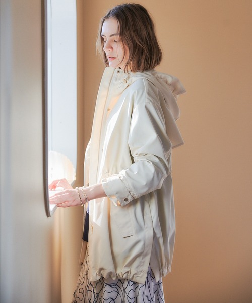 YECCA VECCA（イェッカヴェッカ）の「ミドル丈マウンテンパーカー（マウンテンパーカー・レディース・ベージュ/ネイビー/アイボリー・FREE）」の9枚目の写真