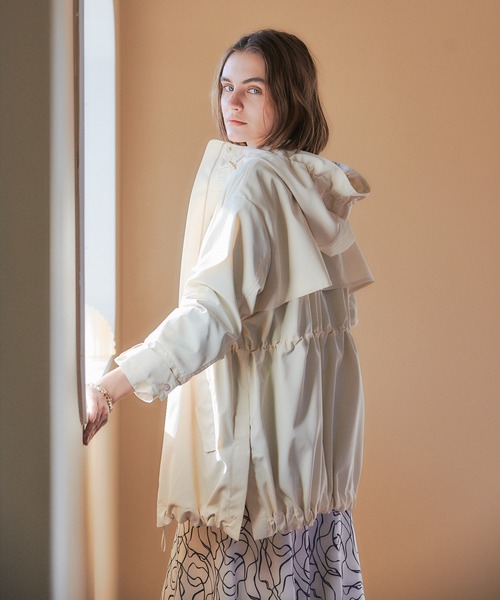 YECCA VECCA（イェッカヴェッカ）の「ミドル丈マウンテンパーカー（マウンテンパーカー・レディース・ベージュ/ネイビー/アイボリー・FREE）」の10枚目の写真