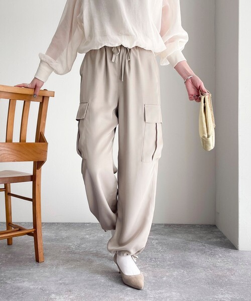 fredy emue（フレディエミュ）の「ブライトツイルイージーベイカーパンツ（その他パンツ・レディース・カーキ/ブラック/ベージュ・36/38）」の9枚目の写真