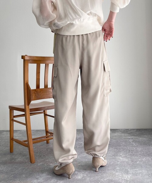 fredy emue（フレディエミュ）の「ブライトツイルイージーベイカーパンツ（その他パンツ・レディース・カーキ/ブラック/ベージュ・36/38）」の12枚目の写真