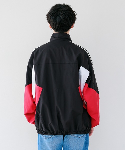 SIGNAL SPORTS（シグナルスポーツ）の「【SIGNAL SPORTS】袖サイドライン/オーバートラックジップジャケット（ナイロンジャケット・メンズ・ブラック/ネイビー・LARGE/MEDIUM）」の16枚目の写真