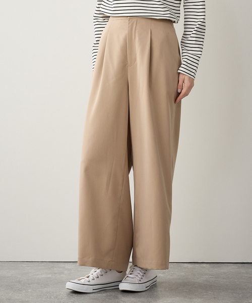 LE SOUK HOLIDAY(ルスークホリデー)の「タックワイドパンツ(スラックス・レディース・ブラック/ベージュ・M/L)」の2枚目の写真