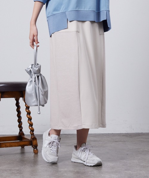 Chez toi(シェトワ)の「異素材ナロースカート(スカート・レディース・アイボリー/ブラック/キャメル・FREE)」の8枚目の写真