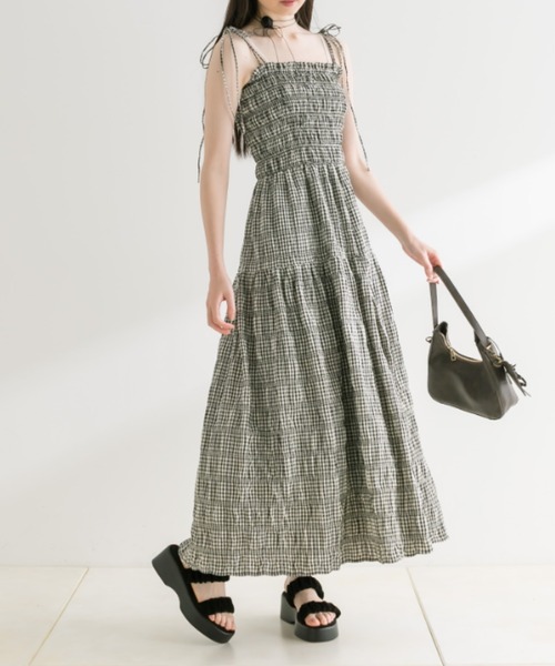 OLIVE des OLIVE（オリーブデオリーブ）の「【S/M展開】シャーリングキャミワンピース　1041090090（ワンピース・レディース・ブラック/チェック/アイボリー/サックスブルー/ブラック系その他・MEDIUM/SMALL）」の3枚目の写真