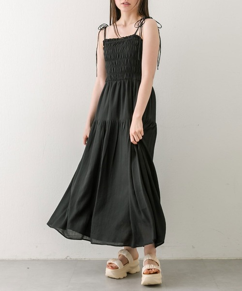 OLIVE des OLIVE（オリーブデオリーブ）の「【S/M展開】シャーリングキャミワンピース　1041090090（ワンピース・レディース・ブラック/チェック/アイボリー/サックスブルー/ブラック系その他・MEDIUM/SMALL）」の2枚目の写真