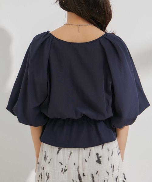 VIS（ビス）の「バルーンスリーブVネックブラウス（シャツ/ブラウス・レディース・ホワイト系その他5/グリーン系その他/ネイビー・FREE）」の6枚目の写真