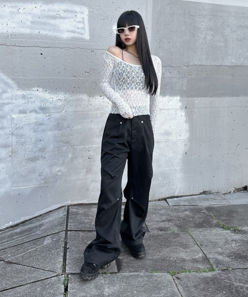 LVEU.(ラブユ.)の「【LVEU.】レースワンショルトップス / カットソー レイヤード シアー 長袖 Uネック タイト コンパクト ショート クロップド ブラック ホワイト(Tシャツ/カットソー・レディース・ホワイト/ブラック・FREE)」の6枚目の写真